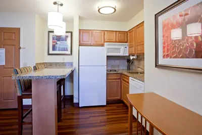 Photo 2 - 1 Bedroom Suite | Queen Bed