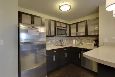 Photo 3 - 1 Bdrm Suite 2 Queen Nonsmoke