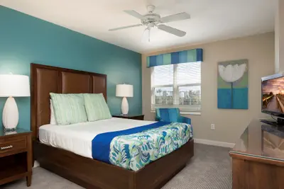 Photo 5 - 3 Bedroom Suite for 8