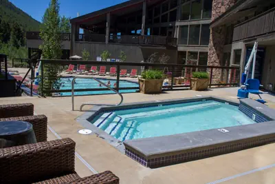 Photo 5 - Luxury 1 Bedroom Parlor Suite Condo