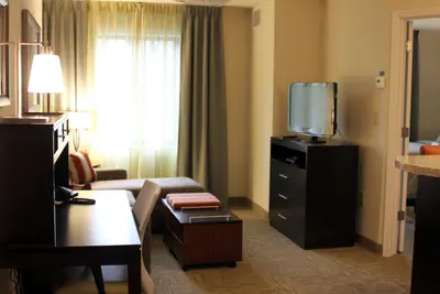 Photo 3 - 2 Bedroom Suite 1 King 2 Dbl Nonsmoking