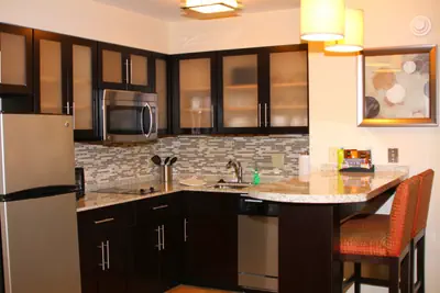 Photo 2 - 2 Bedroom Suite 1 King 2 Dbl Nonsmoking