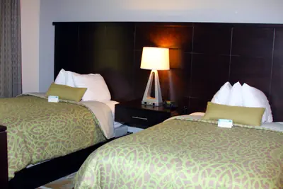 Photo 5 - 2 Bedroom Suite 1 King 2 Dbl Nonsmoking