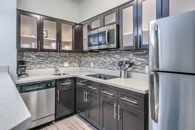 Photo 2 - 1 Bdrm Suite 1 King Nonsmoke