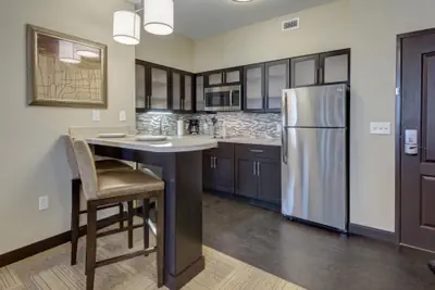 Photo 2 - 1 Bdrm Suite 2 Qn Nonsmoke