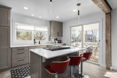 Photo 3 - XXX 3 Bedroom House