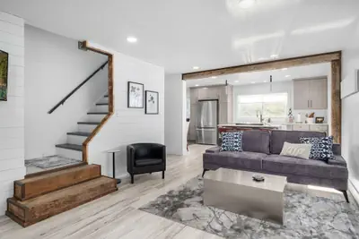 Photo 2 - XXX 3 Bedroom House