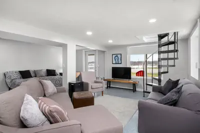 Photo 4 - XXX 2 Bedroom House