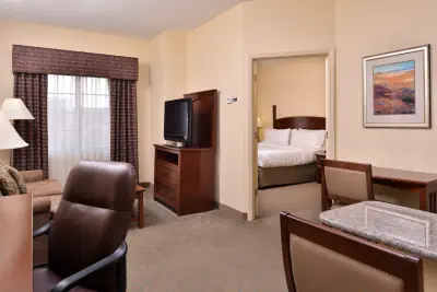 Photo 3 - 1 Bedroom Suite 1 Queen Nonsmoking