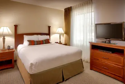 Photo 3 - Studio Suite With 1 Queen Bed Nonsmoking