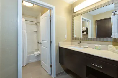 Photo 5 - 1 Bdrm 1 Kng Mobility Access Tub Nosmk