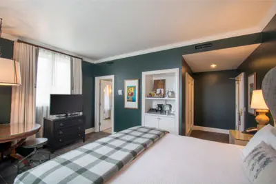 Photo 2 - PS | Parlor Suite King