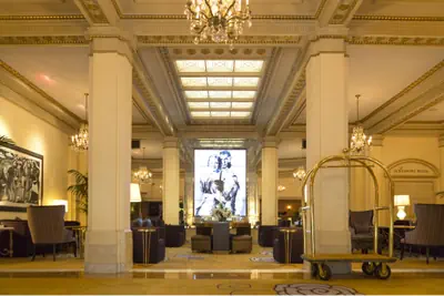 Photo 5 - DR | Deluxe King Room