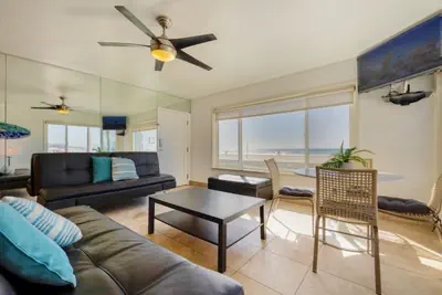Photo 4 - 107-Oceanfront Lux 1/7