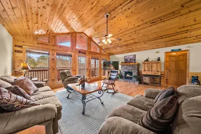 Photo 2 - XXX 4 Bedroom Cabin