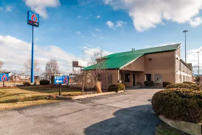 Photo 2 - Motel 6-Lansing, IL - Chicago South