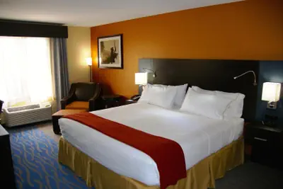 Photo 3 - Holiday Inn Express & Suites St Louis Airport by IHG