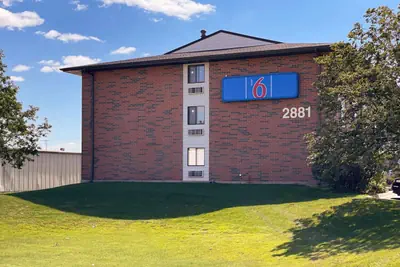 Photo 2 - Motel 6-Elk Grove Village, IL - O'Hare