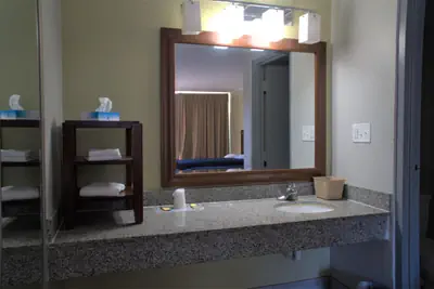 Photo 2 - Eastern Shore Motel