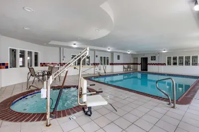 Photo 3 - Quality Inn & Suites I-35 E-Walnut Hill