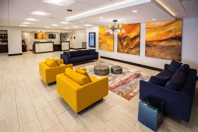 Photo 3 - Wyndham Chicago O'Hare