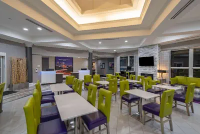 Photo 5 - La Quinta by Wyndham Birmingham Hoover