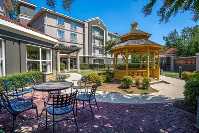 Photo 4 - La Quinta by Wyndham Birmingham Hoover