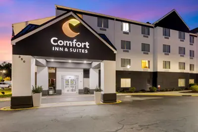 Photo 2 - Comfort Inn & Suites Mt Laurel-Philadelphia