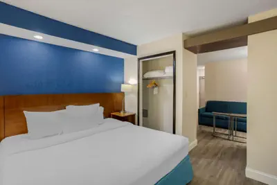 Photo 5 - Comfort Inn & Suites Mt Laurel-Philadelphia