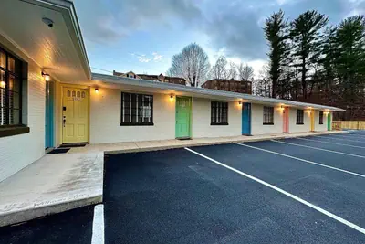 Photo 4 - Blue Ridge Tourist Court