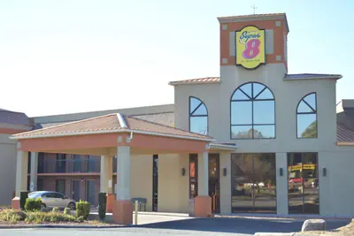 Photo 2 - Super 8 by Wyndham Huntersville/Charlotte Area