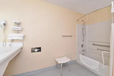 Photo 2 - Americas Best Value Inn Edenton
