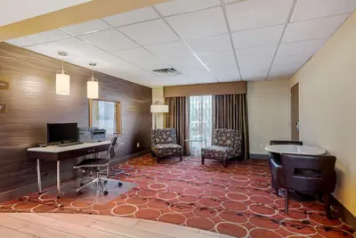 Photo 3 - Best Western Falcon Plaza - Bowling Green