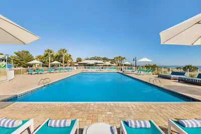 Photo 2 - Holiday Inn Resort Jekyll Island by IHG
