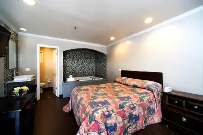 Photo 4 - Post Road Inn Motel