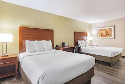 Photo 3 - Baymont by Wyndham Gurnee