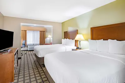 Photo 5 - Baymont by Wyndham Gurnee