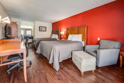 Photo 5 - Econo Lodge Inn & Suites Griffin North