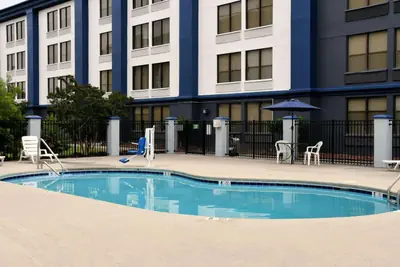 Photo 2 - Clarion Pointe Jacksonville near Camp Lejeune