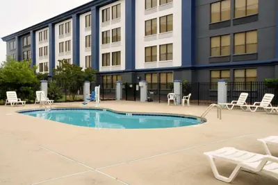 Photo 5 - Clarion Pointe Jacksonville near Camp Lejeune