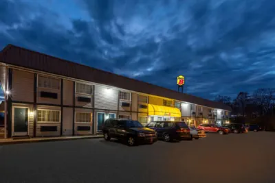 Photo 3 - Super 8 by Wyndham Wooster