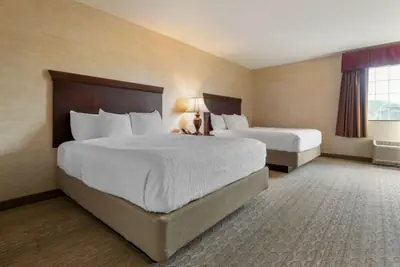Photo 4 - Best Western PLUS Vineyard Inn and Suites