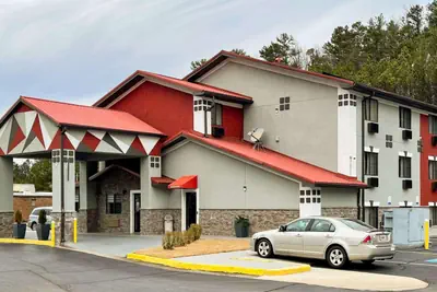 Photo 5 - Econo Lodge Cartersville-Emerson Lake Point