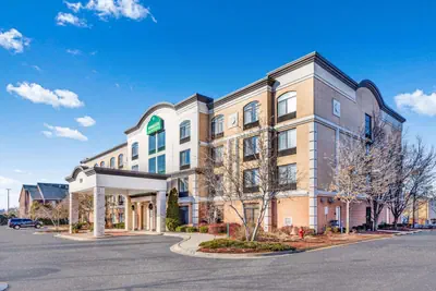 Photo 2 - Wingate by Wyndham Chicago Schaumburg