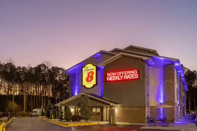 Photo 2 - Super 8 by Wyndham Villa Rica