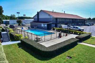Photo 2 - Americas Best Value Inn Douglasville