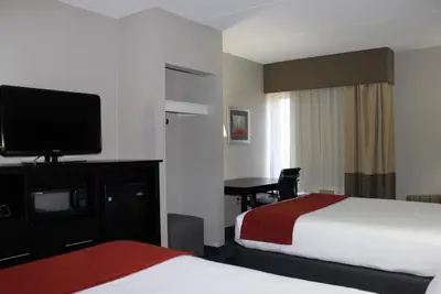 Photo 2 - Holiday Inn Express Forsyth by IHG