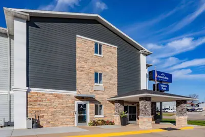 Photo 2 - AmericInn by Wyndham Quincy