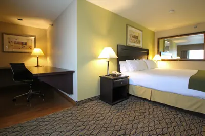Photo 3 - Holiday Inn Express & Suites Chicago-Libertyville by IHG