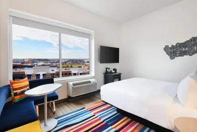 Photo 4 - Aloft by Marriott Cincinnati West Chester
